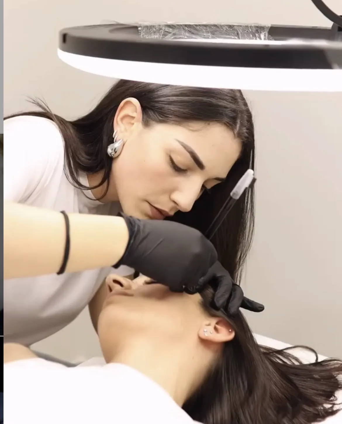 Antonella durante un trattamento in studio